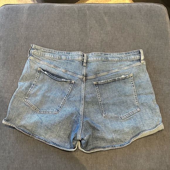 Old Navy high rise straight denim shorts - Picture 3 of 3